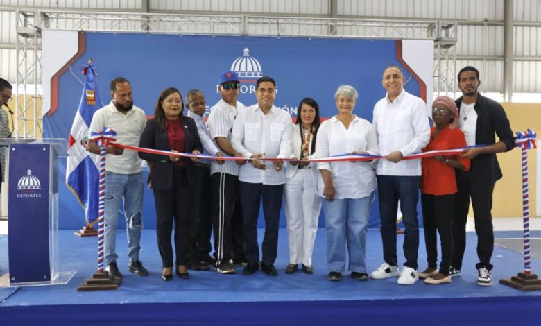 #VIDEO Ministro de Deporte Kelvin Cruz inaugura multiuso reconstruido ...